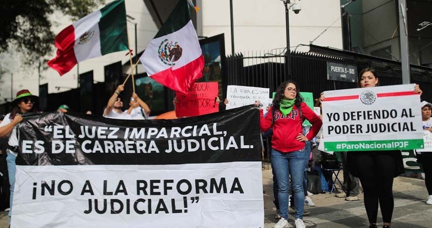 Jueces trasladan su protesta contra la Reforma Judicial al Senado; bloquean Paseo de la Reforma