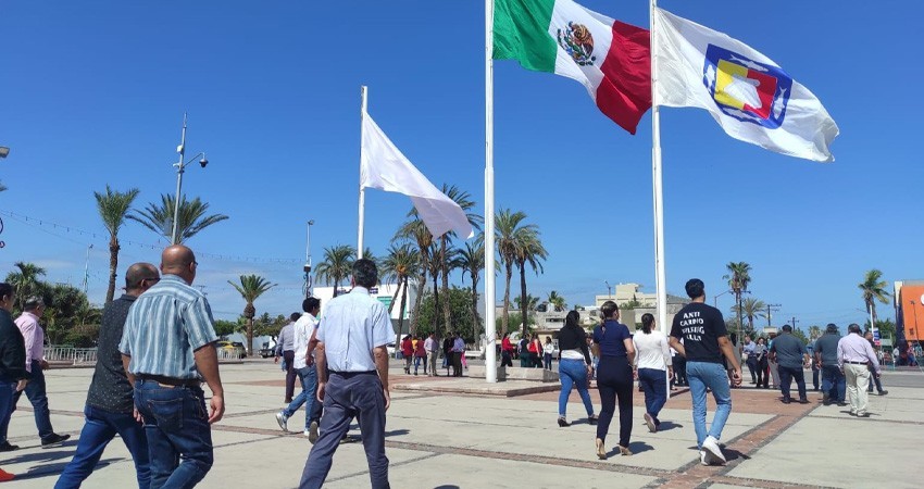 Simulacro por sismo en BCS revela áreas de mejora en tiempos de evacuación del personal de Gobierno del estado Simulacro por sismo en BCS revela áreas de mejora en tiempos de evacuación del personal de Gobierno del estado