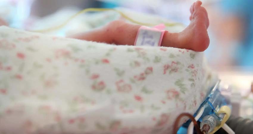 Nacimientos en México cayeron 3.7 % en 2023 e hilan dos años a la baja