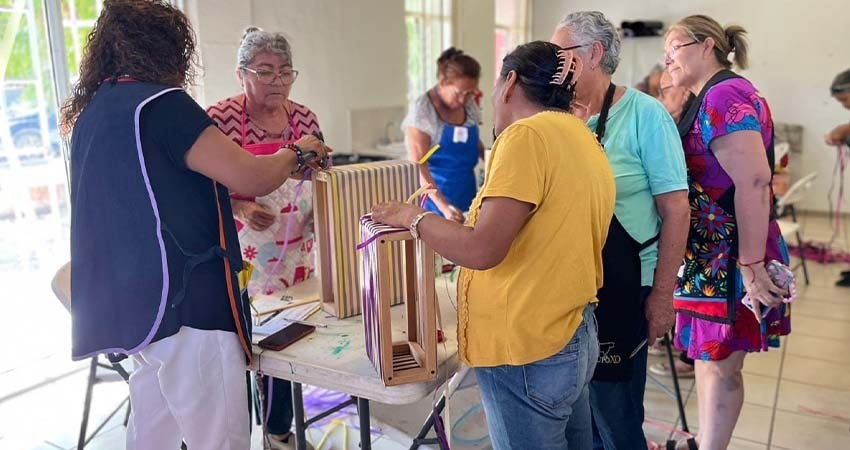 Imparten talleres gratuitos en puntos de encuentro comunitario: SEDIF Imparten talleres gratuitos en puntos de encuentro comunitario: SEDIF