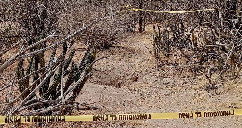 Localizan más fosas clandestinas; esta ves en la carretera a San Juan de la Costa Localizan más fosas clandestinas; esta ves en la carretera a San Juan de la Costa