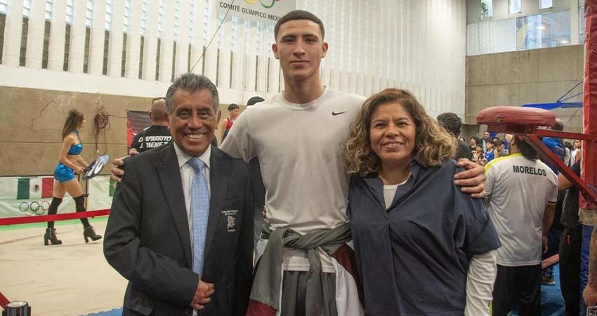 Emiliano Reducindo gana oro en Grand Prix y va a la guerra en la frontera Emiliano Reducindo gana oro en Grand Prix y va a la guerra en la frontera