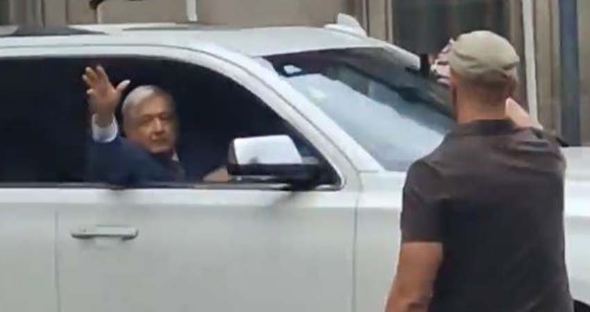 López Obrador abandona Palacio Nacional