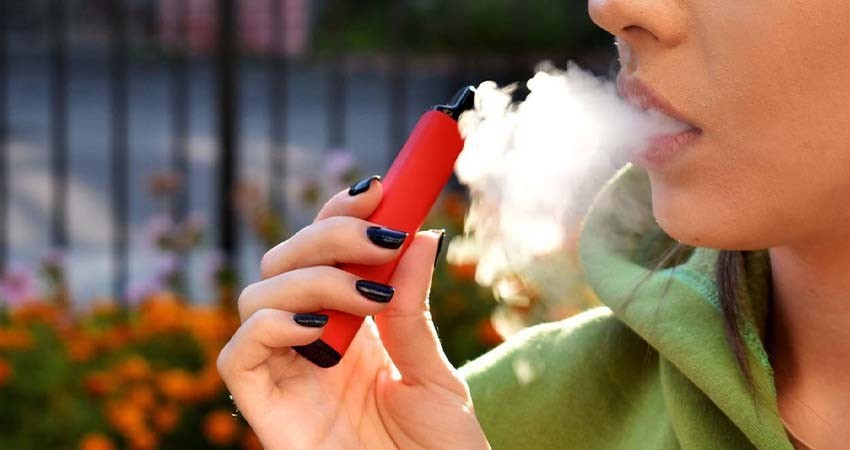 Analizan líquido de vapeadores y hallan altos niveles de compuesto cancerígeno Analizan líquido de vapeadores y hallan altos niveles de compuesto cancerígeno