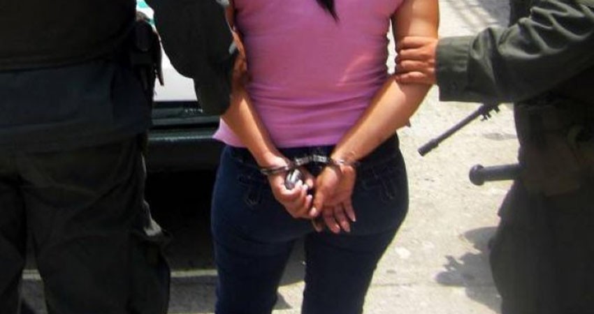 Por delito de lesiones en riña queda vinculada a proceso Claudia “N”