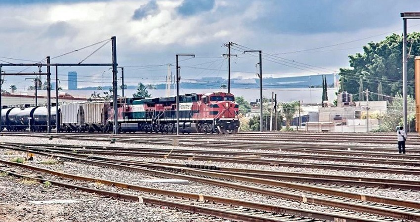 Sheinbaum promete tres mil km de trenes de pasajeros con nueva reforma