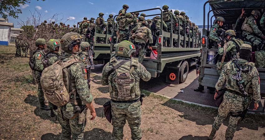 Envían 100 militares a Culiacán para reforzar la seguridad en la ciudad