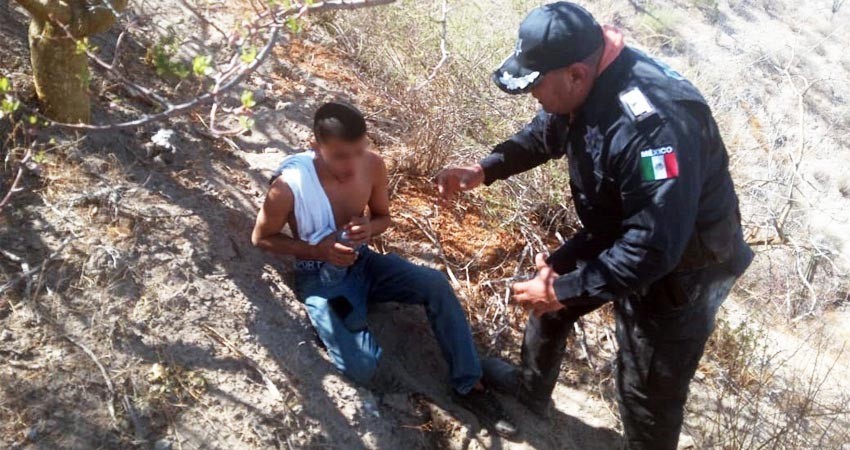 Rescatan a cuatro turistas extraviados en zona de barrancos en La Paz Rescatan a cuatro turistas extraviados en zona de barrancos en La Paz