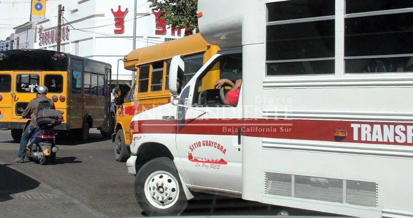 Concesiones de transporte en La Paz buscan asociar a transportistas tradicionales con inversionistas del nuevo sistema