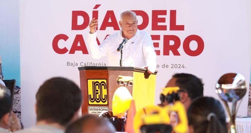 Reconoce gobernador Castro Cosío labor de quienes han mejorado las vías de comunicación en BCS