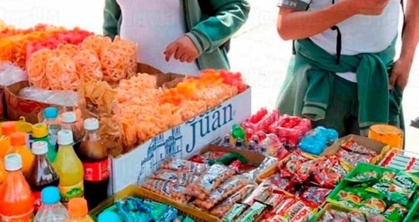 Gobierno prohibirá comida chatarra en escuelas