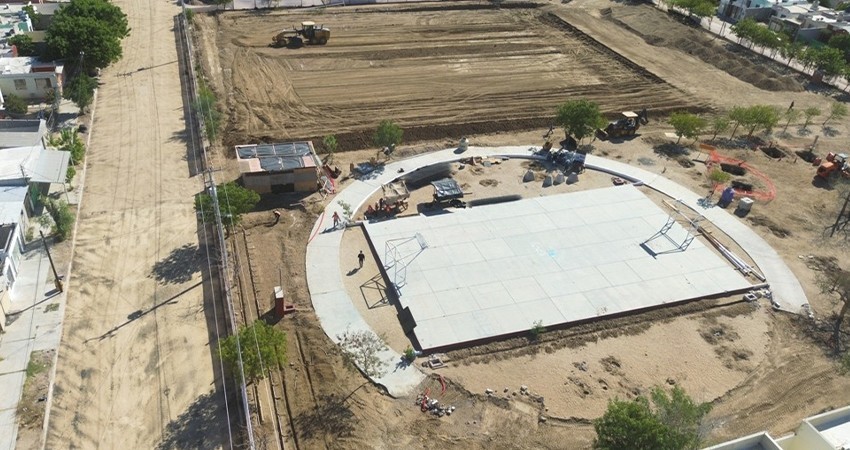 Supervisa Quiroga Romero avances en la obra del parque de la colonia Ayuntamiento Supervisa Quiroga Romero avances en la obra del parque de la colonia Ayuntamiento