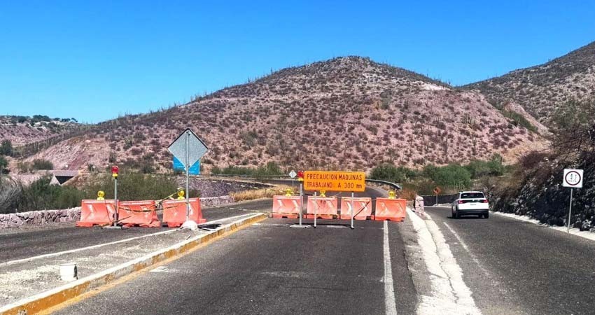Por trabajos de reconstrucción, cierran el paso en el entronque de Costa Baja -Libramiento Norte de La Paz