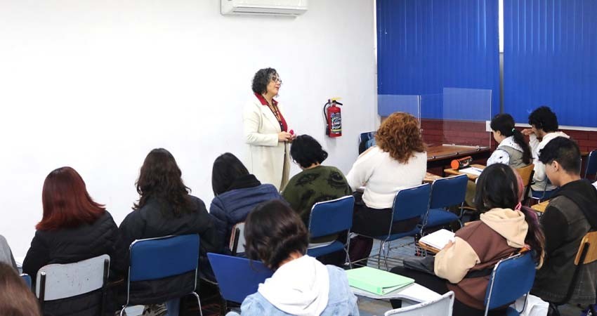 Atiende SEP a más de 34 mil alumnos de bachillerato en BCS Atiende SEP a más de 34 mil alumnos de bachillerato en BCS
