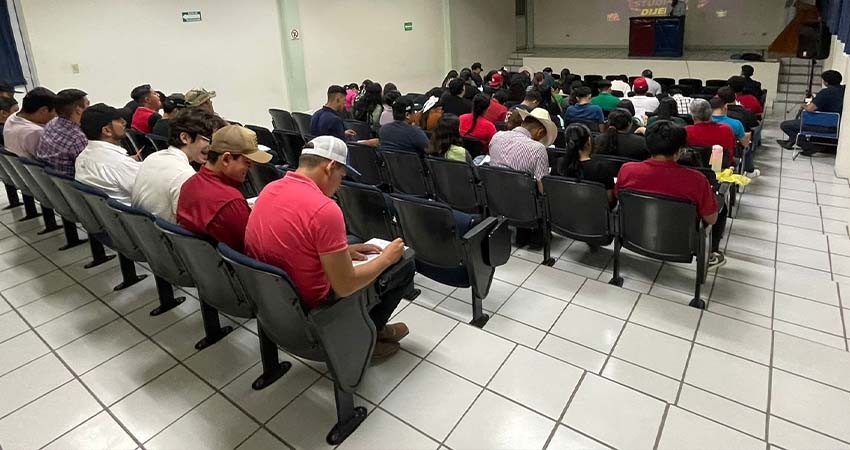 Estudiantes de la UABCS reciben charlas sobre prevención de adicciones