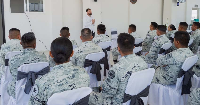 Imparten plática sobre prevención del suicidio a jóvenes de la Guardia Nacional