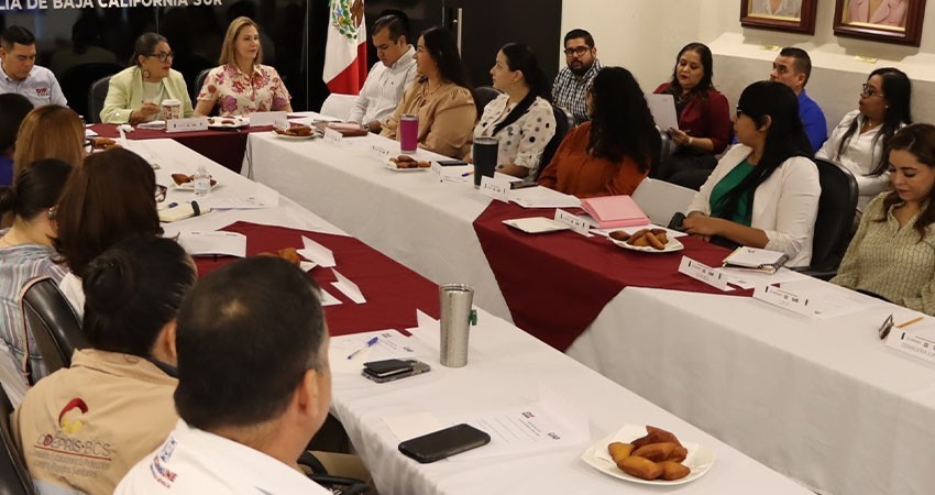 Revisan acciones de tres años de gobierno en los 38 grupos de amigos para el Bienestar