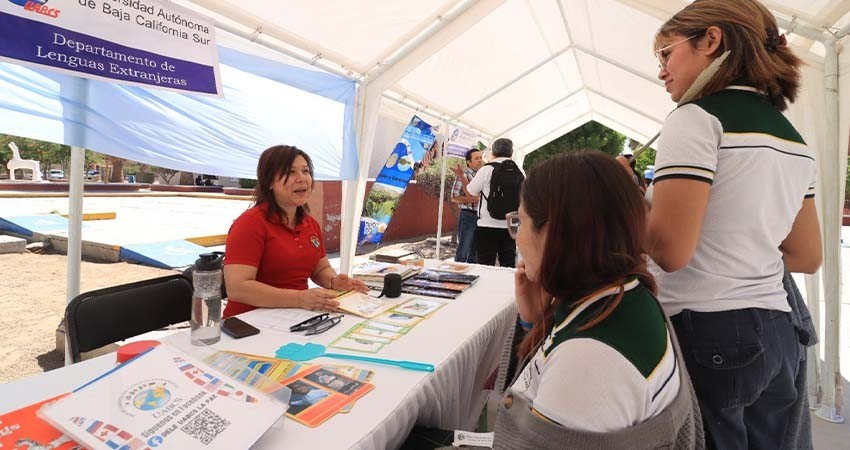Celebra UABCS con éxito una edición más de su Feria Educativa