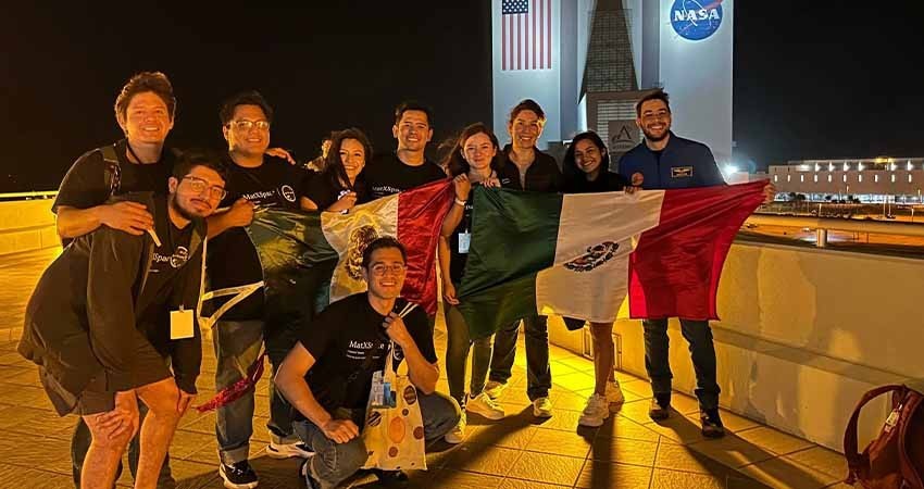 Experimento mexicano 'MCB-1' parte al espacio con éxito en misión de Elon Musk Experimento mexicano 'MCB-1' parte al espacio con éxito en misión de Elon Musk