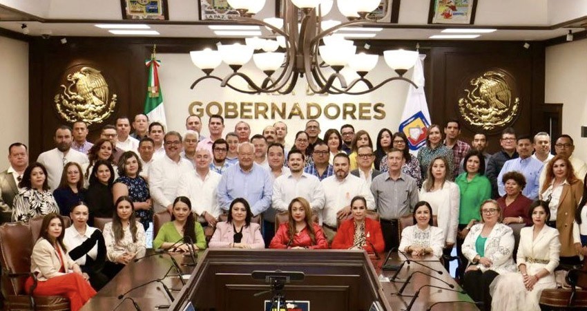 Se reúne el gobernador de BCS con magistrados del TSJ y legisladores locales