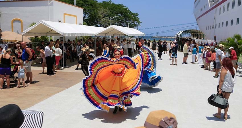 Derrama en puente vacacional por aniversario de la Revolución crecerá 5%, prevé Sectur