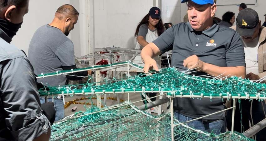 Gobierno de BCS invita al encendido de luces navideñas en la explanada de palacio de gobierno Gobierno de BCS invita al encendido de luces navideñas en la explanada de palacio de gobierno