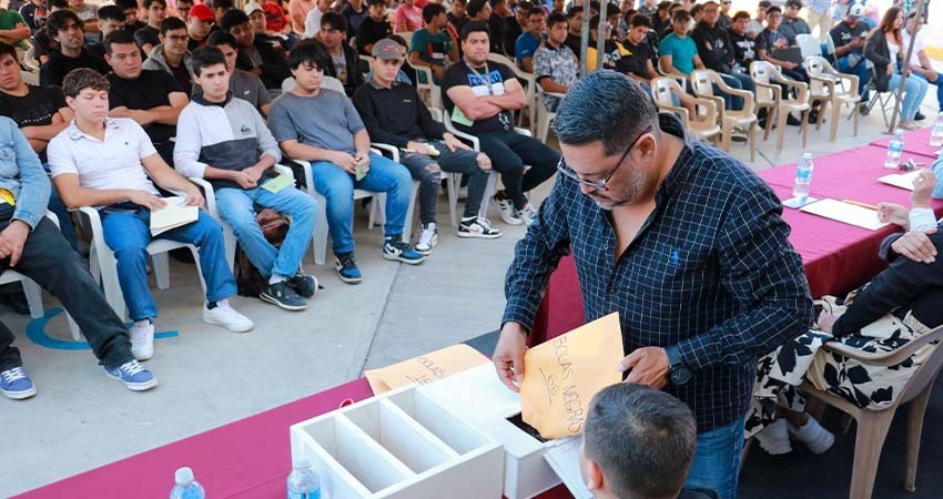Realiza Ayuntamiento de La Paz sorteo del Servicio Militar Nacional