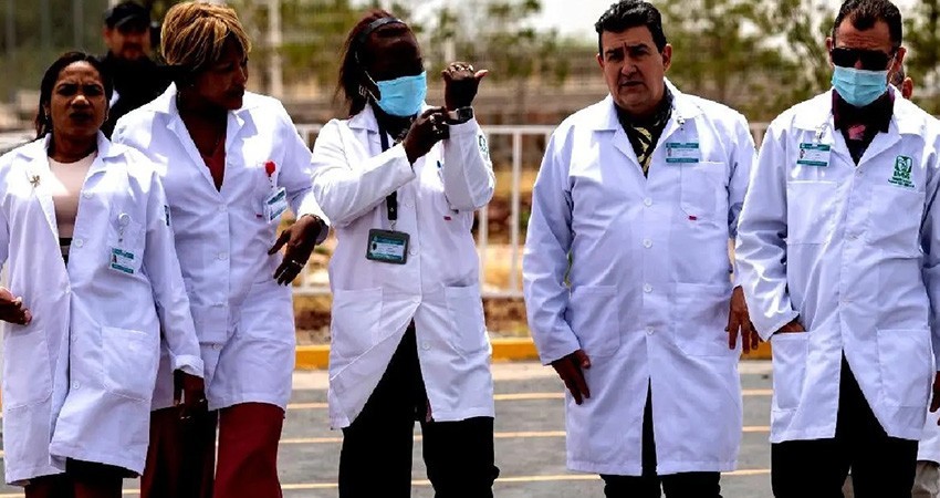 Llegan a México 199 médicos cubanos; trabajarán en hospitales del IMSS Bienestar Llegan a México 199 médicos cubanos; trabajarán en hospitales del IMSS Bienestar