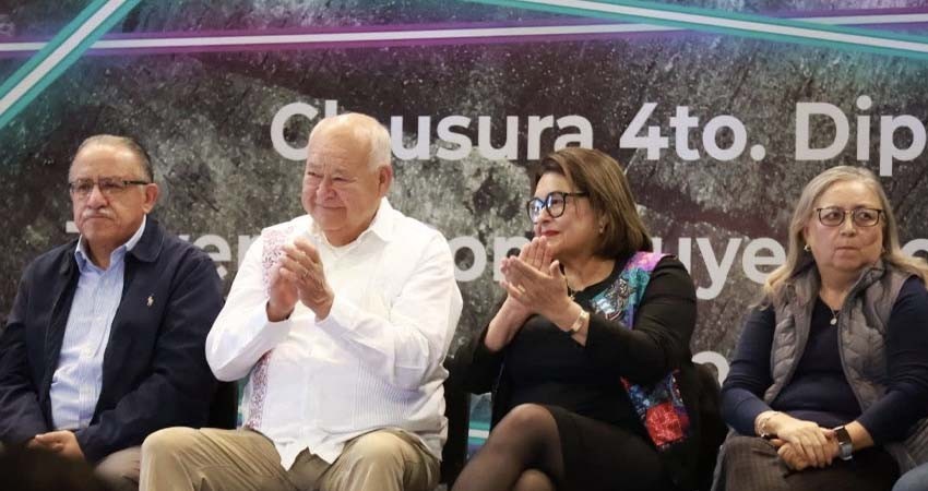 Clausura Castro Cosío Diplomado sobre enfoque de democracia familiar y contra la violencia