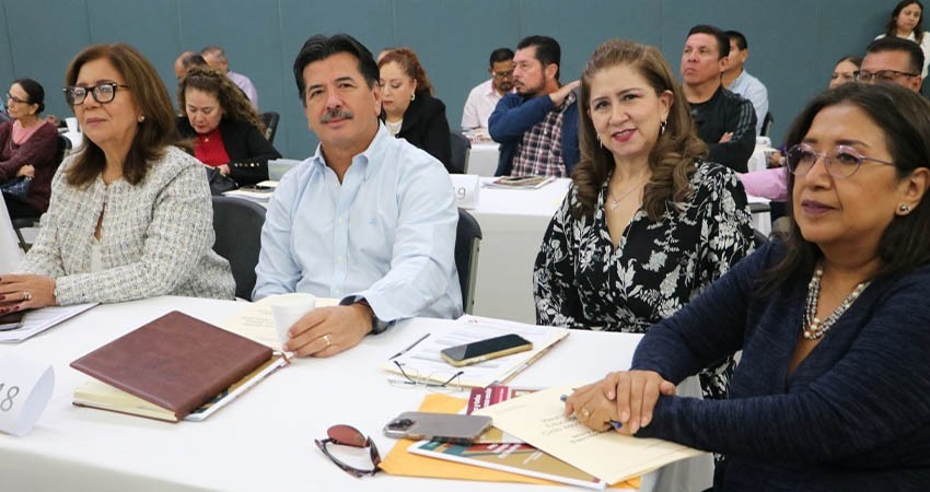 Se reúnen supervisores y directores de BCS para reanudar actividades educativas Se reúnen supervisores y directores de BCS para reanudar actividades educativas