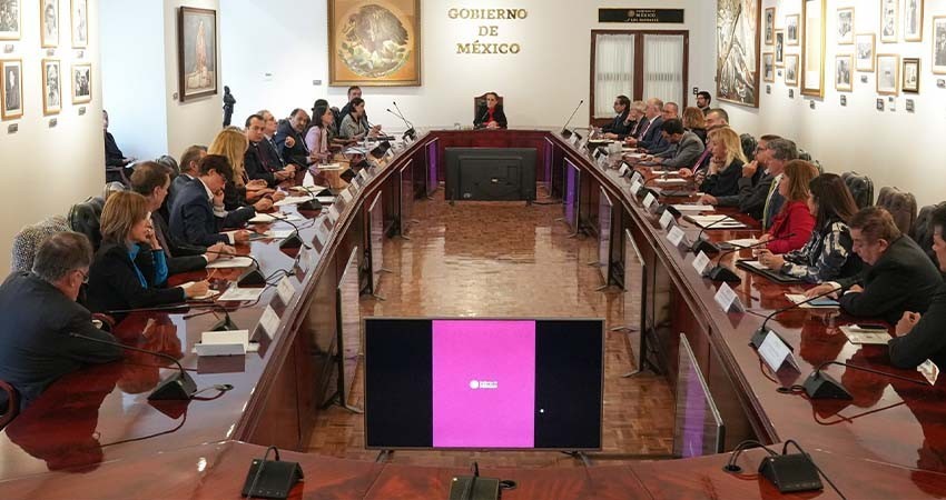 Sheinbaum presenta a empresarios plan económico ante regreso de Trump Sheinbaum presenta a empresarios plan económico ante regreso de Trump