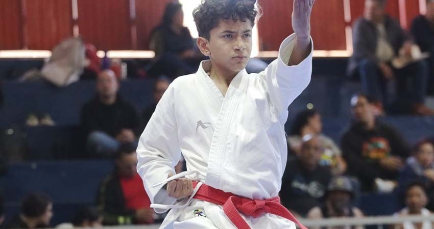 Se realizan en La Paz con éxito las eliminatorias de atletismo y karate