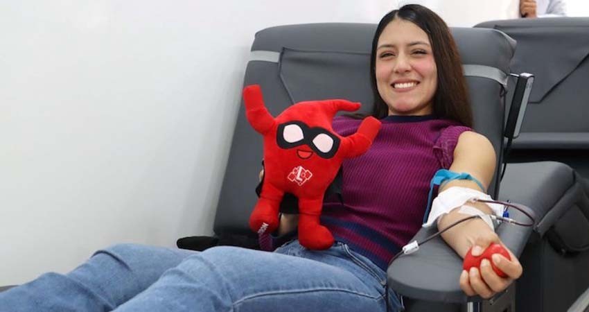 Desarrolla Salud Estatal primera colecta extramuros de sangre con su nueva unidad móvil
