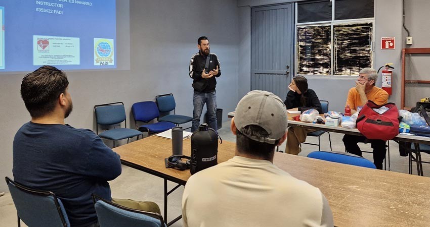 Capacitan a instructores de talleres culturales en la UABCS sobre primeros auxilios Capacitan a instructores de talleres culturales en la UABCS sobre primeros auxilios