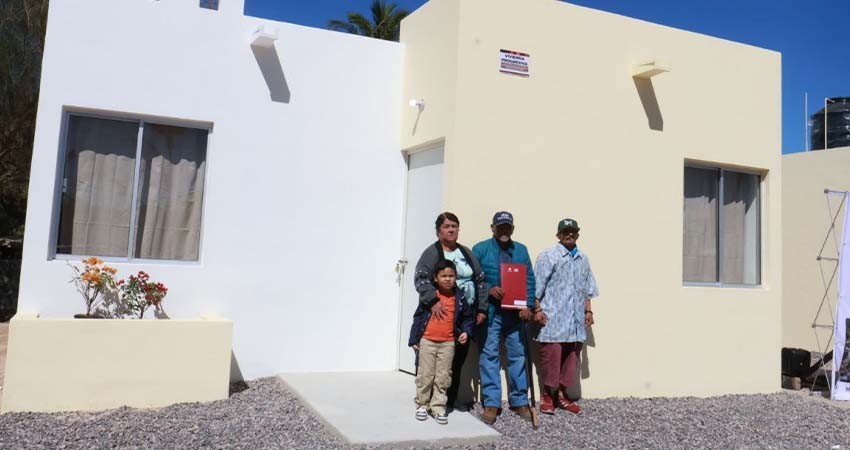 Entrega INVI viviendas a las familias afectadas por incendio en colonia El Manglito