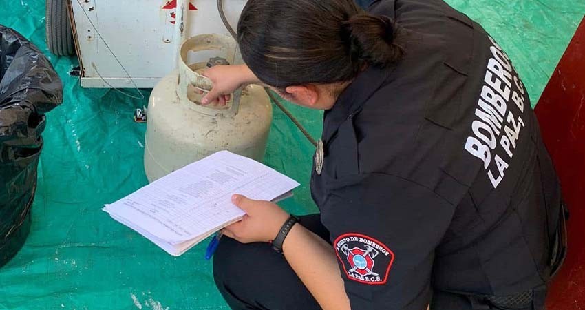 Bomberos La Paz aplicará operativo de revisión a espacios comerciales del Carnaval Bomberos La Paz aplicará operativo de revisión a espacios comerciales del Carnaval