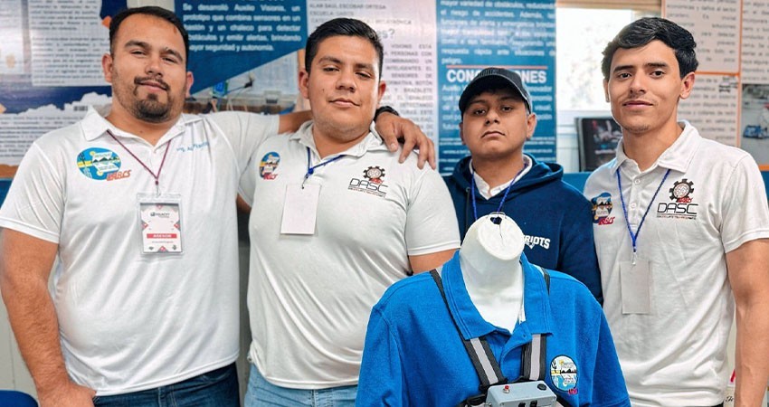 Estudiantes de la UABCS destacan en Infomatrix BCS 2025 y avanzan a competencias nacionales e internacionales