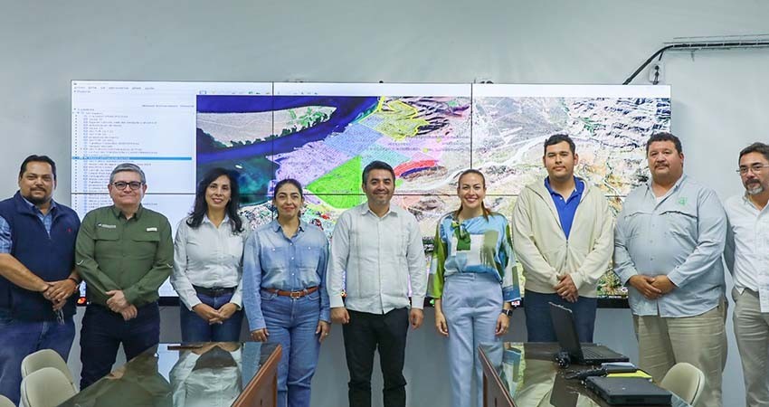 Milena Quiroga y Efraín Morales supervisan red de tanques elevados en La Paz