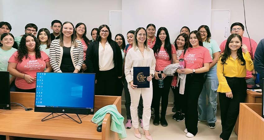 Ayuntamiento de La Paz imparte curso de herramientas digitales a estudiantes de la UTLP