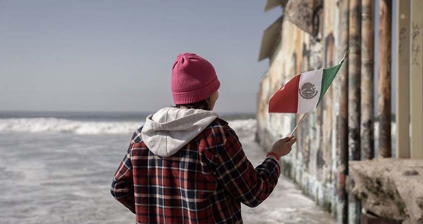 Destaca Montiel ayuda a más de 5 mil connacionales por programa 'México te Abraza'