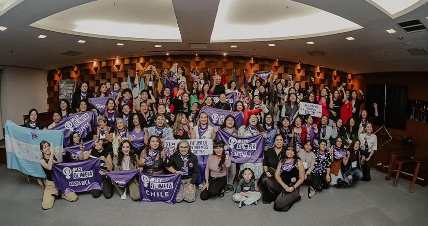 Titular del IMM La Paz participa en la primera Cumbre Latinoamericana de Defensoras Digitales