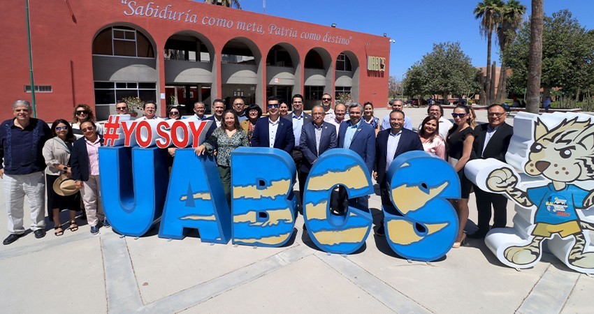 Legisladores de California visitan la UABCS para fortalecer colaboración binacional en materia edu-cativa Legisladores de California visitan la UABCS para fortalecer colaboración binacional en materia edu-cativa