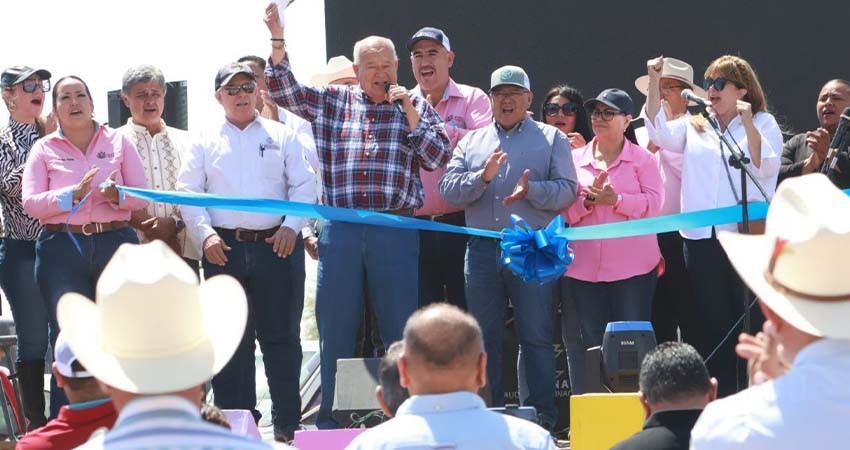Inaugura Castro Cosío, la cuarta edición del Festival Gastronómico del Ostión en Santo Domingo Inaugura Castro Cosío, la cuarta edición del Festival Gastronómico del Ostión en Santo Domingo