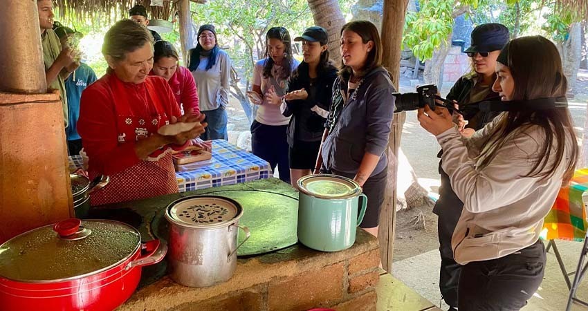 Estudiantes de la UABCS realizan prácticas de investigación socioecológica en la comunidad de San Dionisio