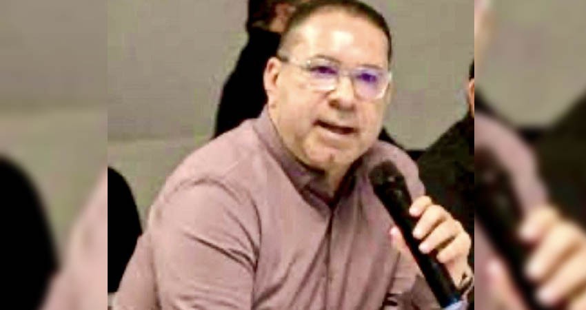 Renuncia Isaí Arias Famania a la PGJE