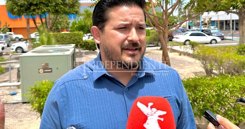 Dictamen de desafuero estaba completo: Van Wormer Castro Dictamen de desafuero estaba completo: Van Wormer Castro
