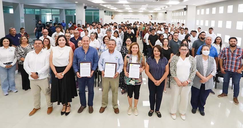 Firma Milena Quiroga convenio de colaboración con Universidad Tecnológica de La Paz