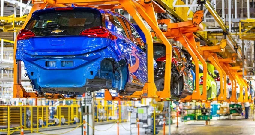 México logra reducción de aranceles para autos exportados a EU: Ebrard