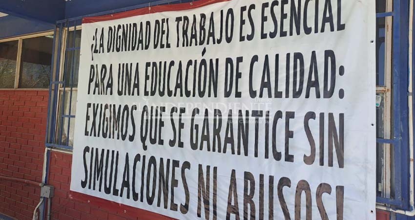 SITPREMO toma oficinas administrativas de la Preparatoria "Morelos SITPREMO toma oficinas administrativas de la Preparatoria "Morelos