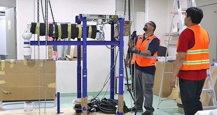 Avanza la instalación de la unidad de hemodinamia del Hospital Salvatierra